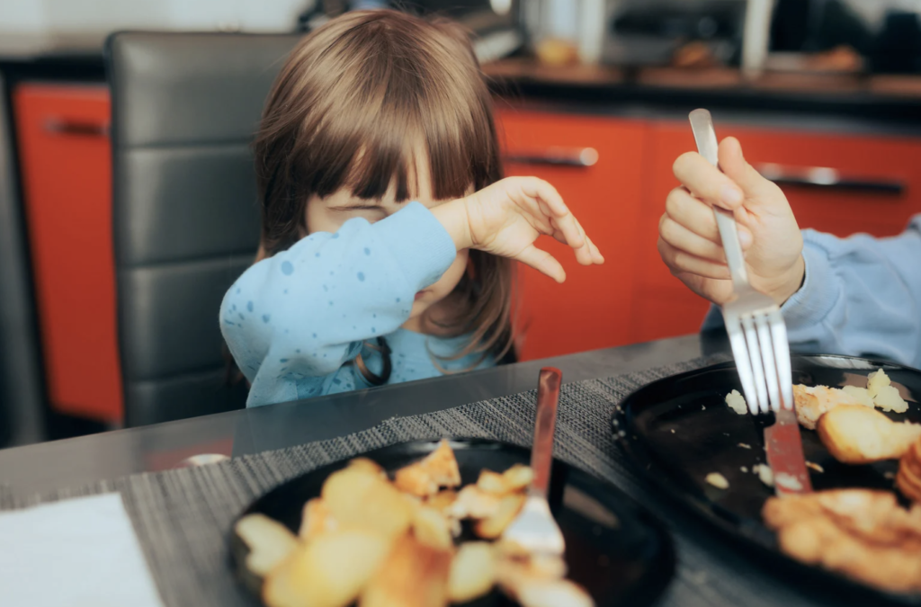 Toddler refusing food during mealtime — possible sign of tongue tie cause picky eating